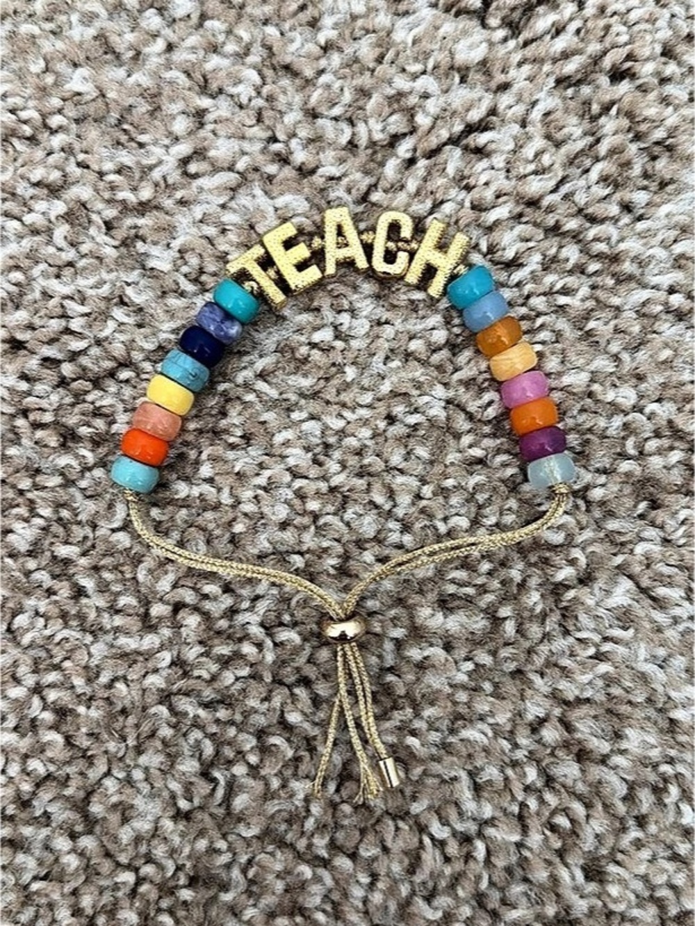 Adjustable Teach Beaded Bracelet in Gold & Multicolor Like New